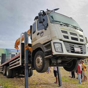 Wrecker Self loading lifting towing trucks vehicle 